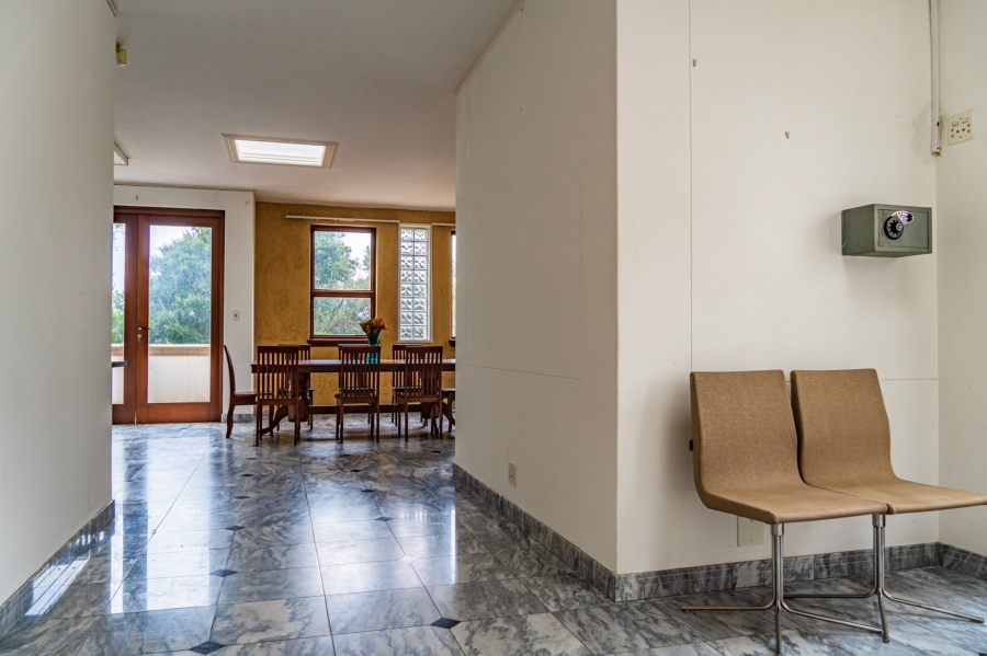 9 Bedroom Property for Sale in Bishopscourt Western Cape